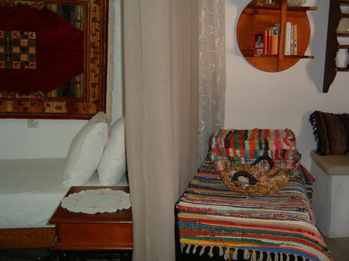 Yiayia'S Home Chalki Town Buitenkant foto