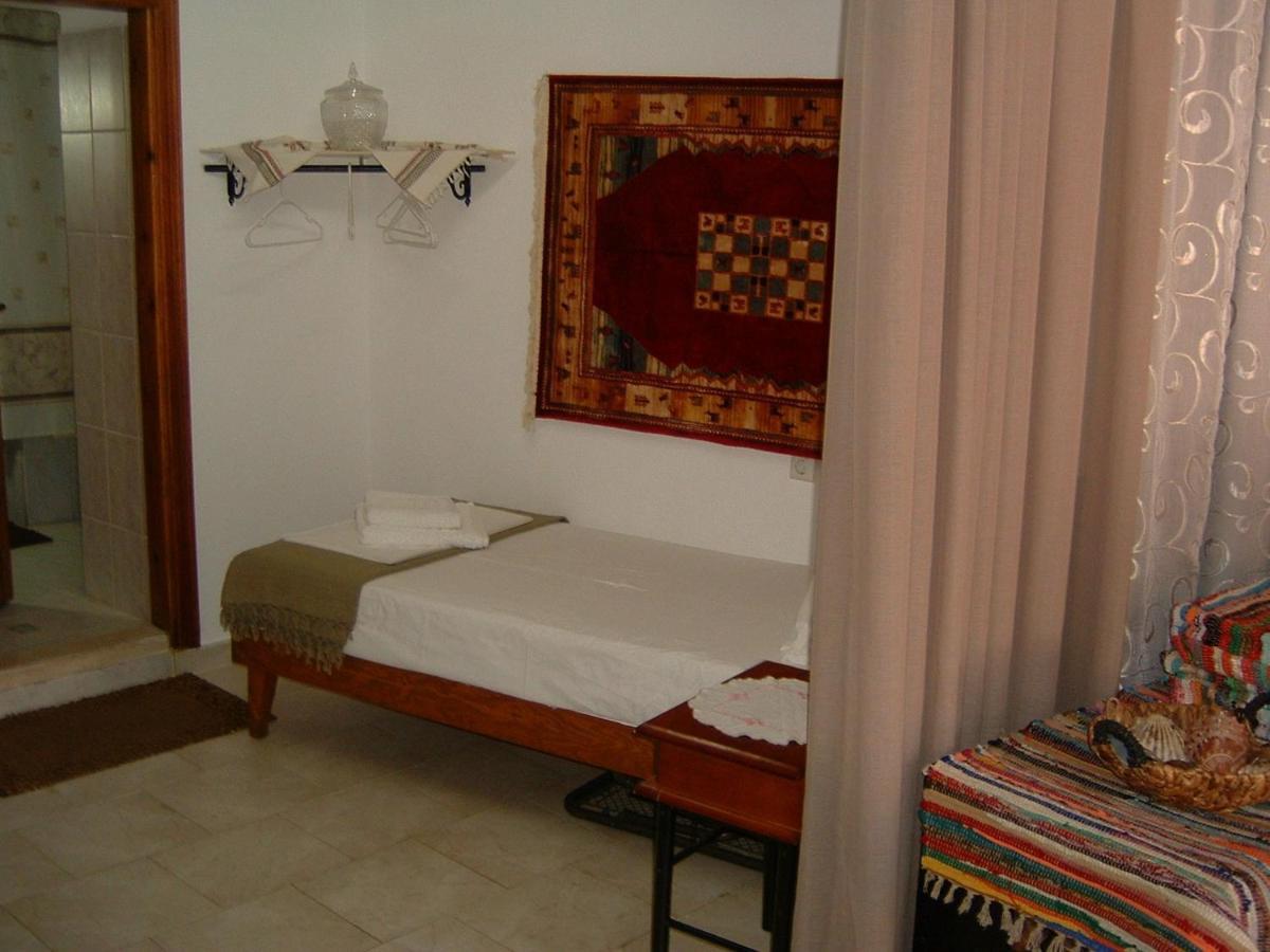 Yiayia'S Home Chalki Town Buitenkant foto