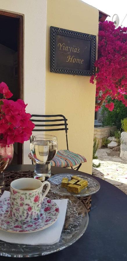 Yiayia'S Home Chalki Town Buitenkant foto