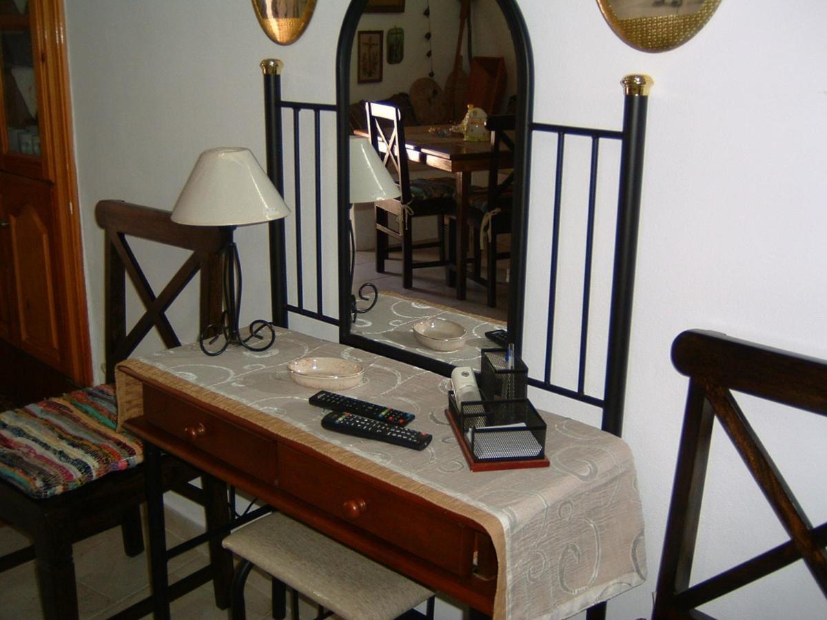 Yiayia'S Home Chalki Town Buitenkant foto