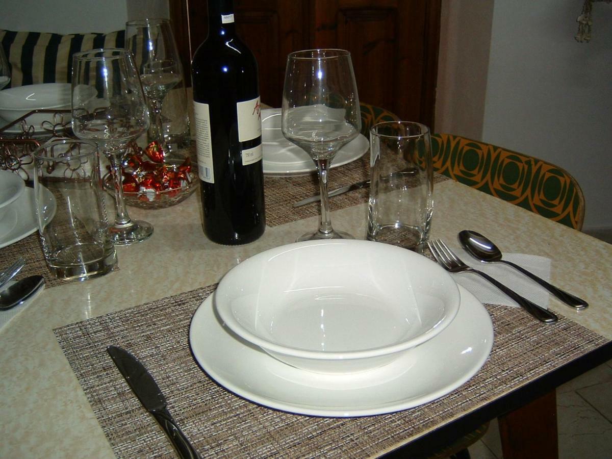 Yiayia'S Home Chalki Town Buitenkant foto