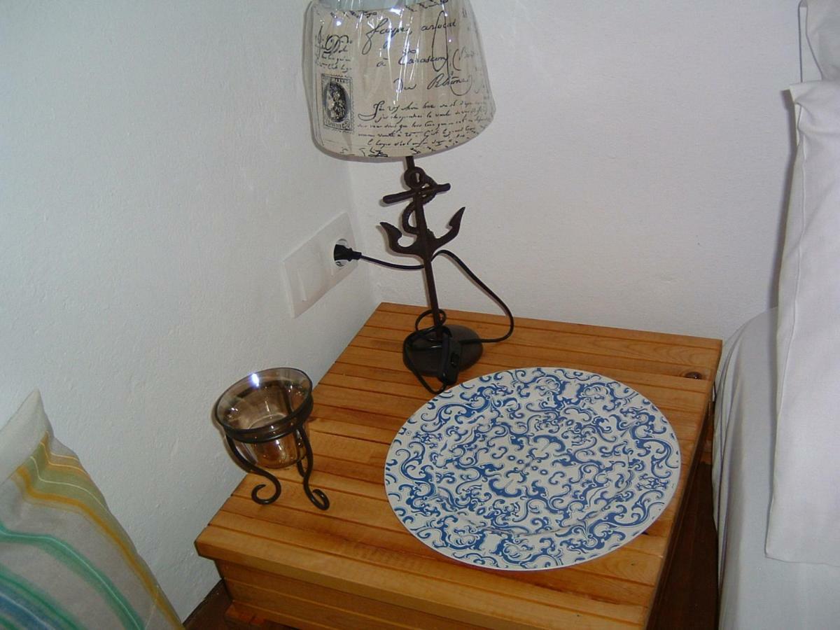 Yiayia'S Home Chalki Town Buitenkant foto